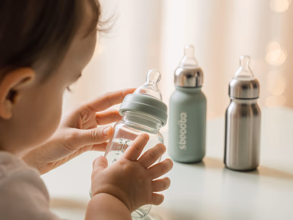 infant_observing_bottle_latch_angle